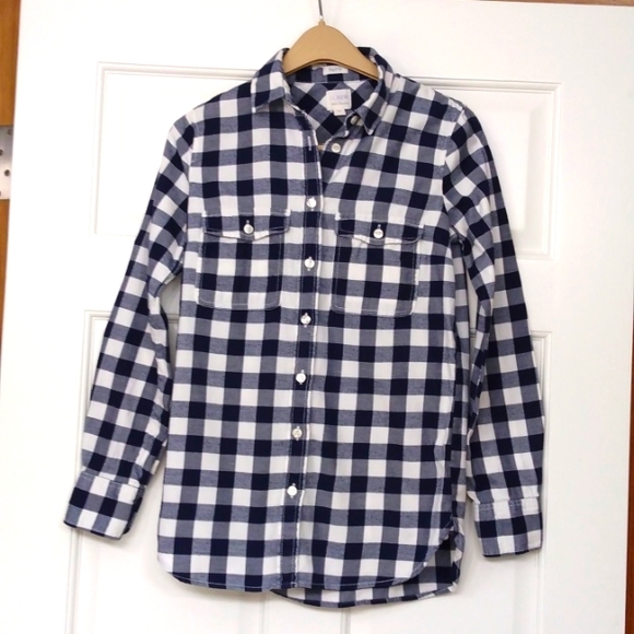 J. Crew Tops - J CREW NAVY & WHITE PERFECT FIT BUTTON FRONT SHIRT